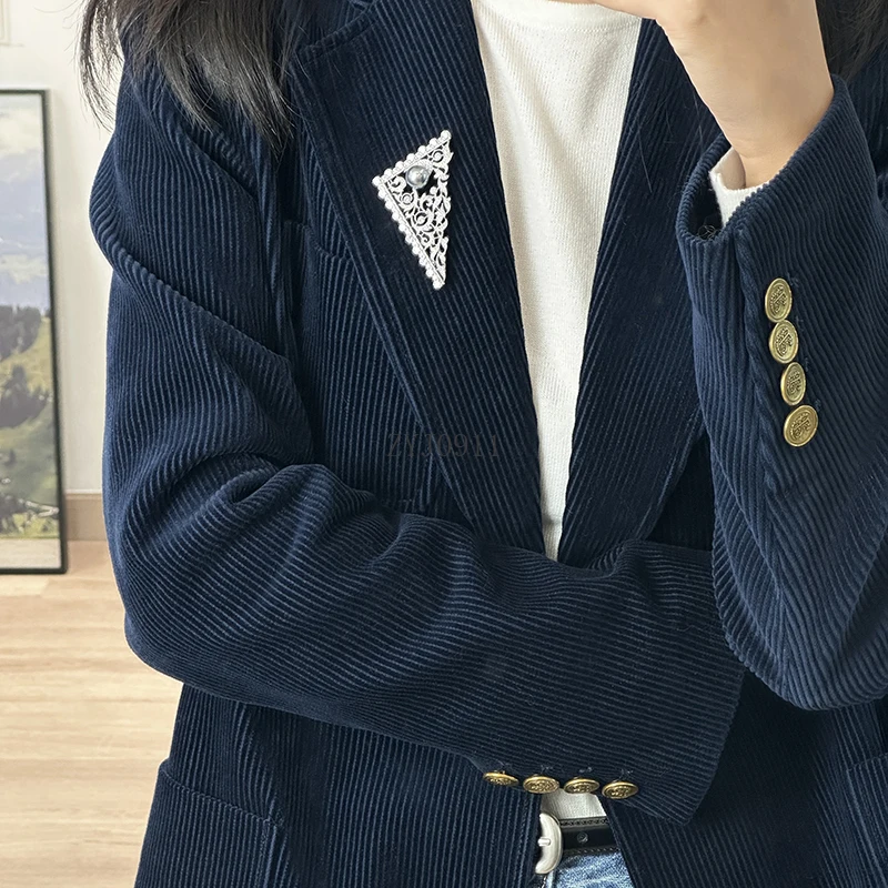 Брошь с жемчугом и треугольником и бриллиантами, высококачественная изысканная модная брошь-булавка, нишевый дизайн одежды, ювелирные изделия