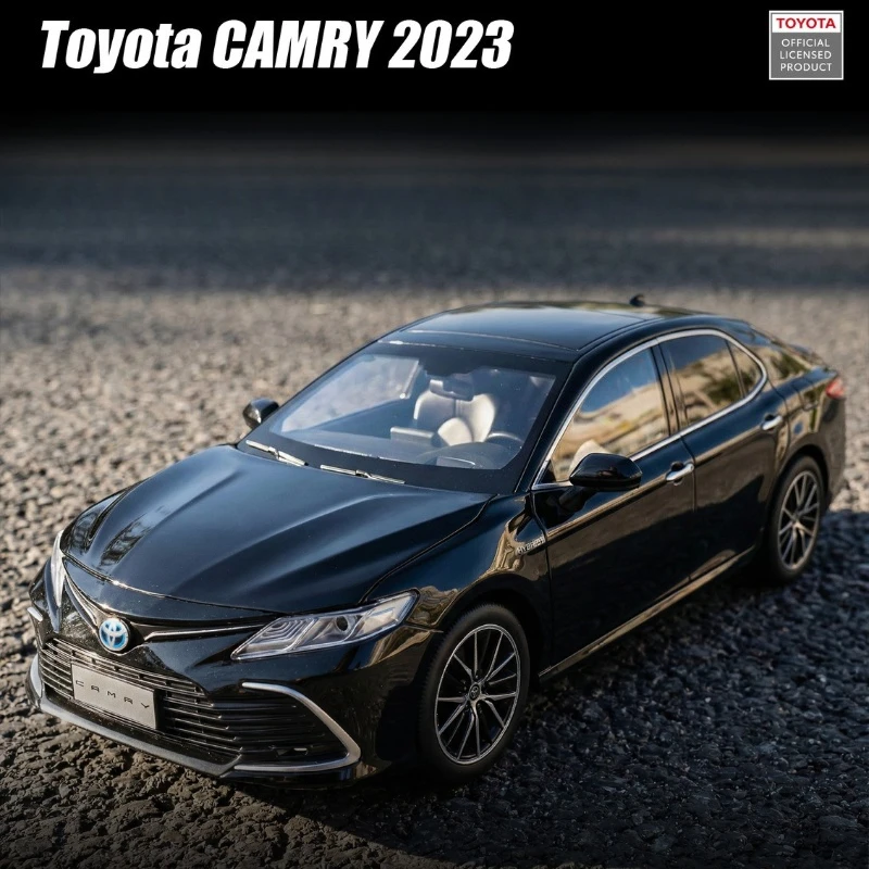 

Масштабная модель автомобиля Toyota Camry 1:18 из сплава, коллекционная миниатюра, подарок парню, декор для дома, металлическая игрушечная машинка