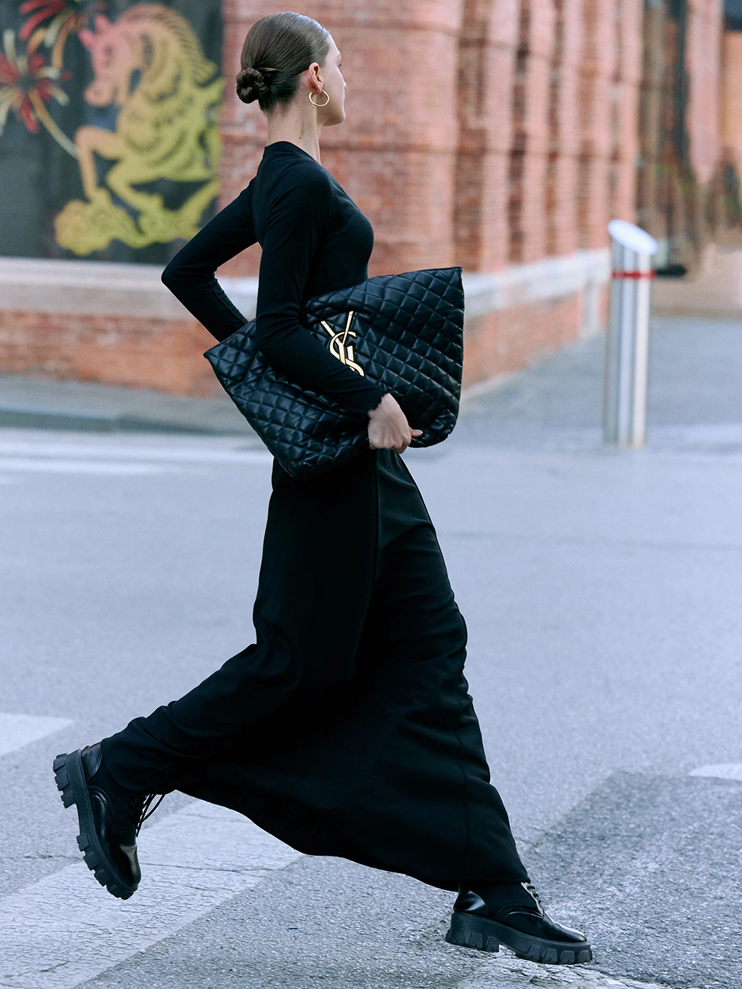 

Luna7xi Casual Long Sve V-Ne Women's T-irt Slim Fit Decorative Button Design Breathable Comfortable Polyester Fiber