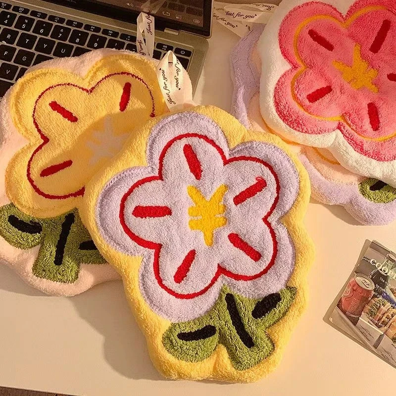 1pc Coral Fleece Towel Flower Cute Hanging Hand Wiping Towel Soft Absorbent and Quick Drying Hand Wipping Double-layer Towel