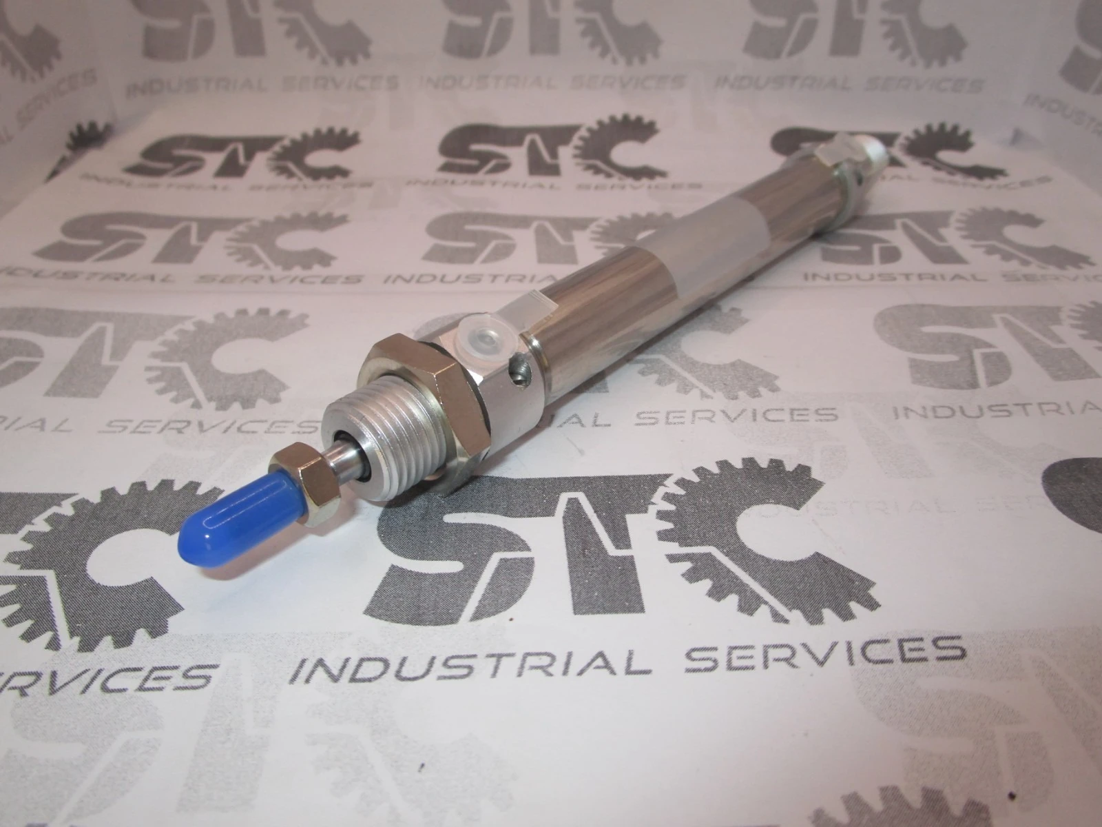 YY   YYDSNU-16-80-PPV-A Round Standard Cylinder