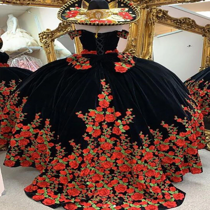 Vintage Black Quinceanera Dresses Mexican Charro Red Floral Corset Vestidos De 15 Años Robe De Bal 16 Birthday Gown Customized