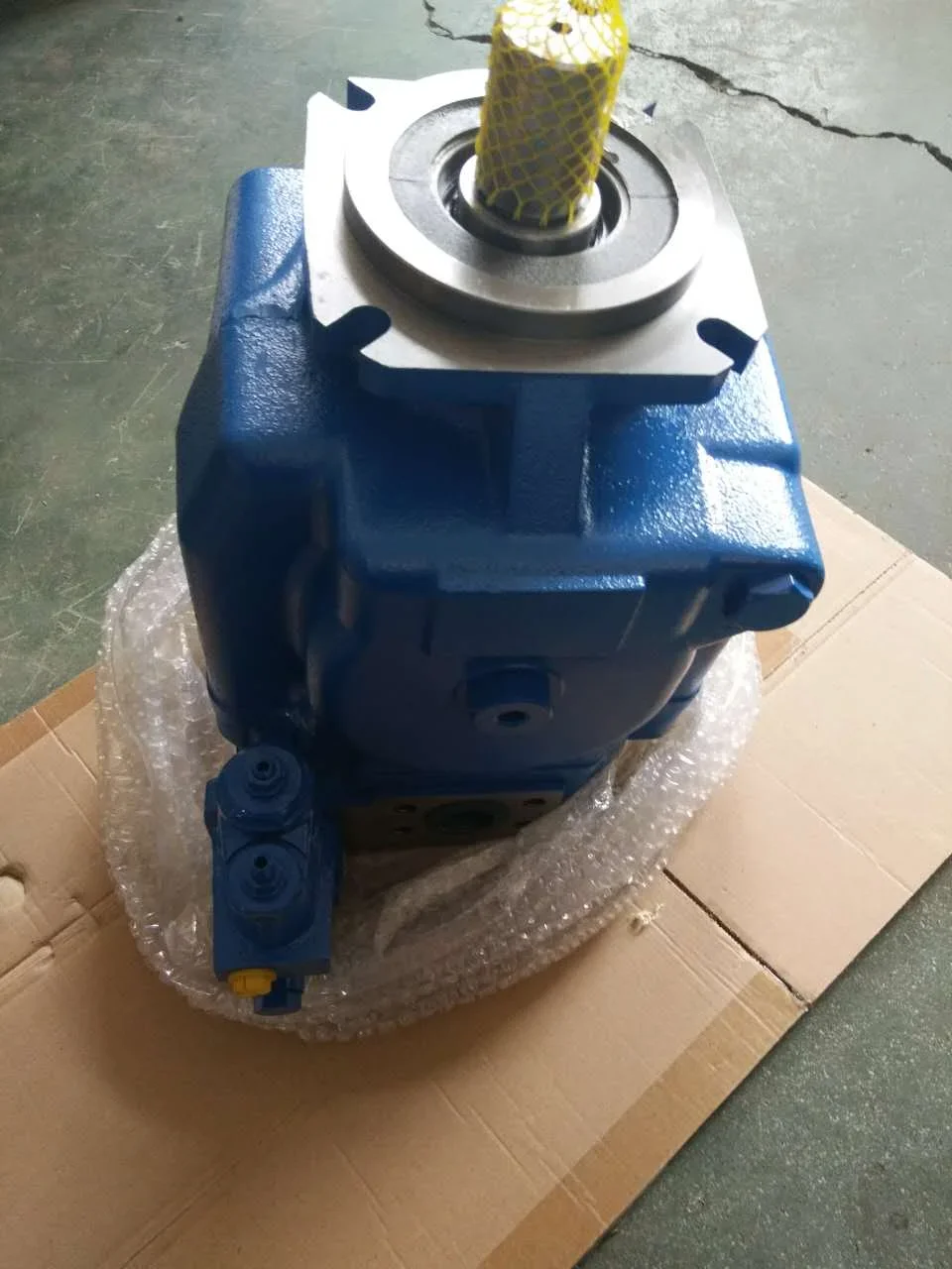 Eaton Vickers PVH074 PVH074L PVH074R for generating plant steel planet axial piston pump PVH074R01AA10E252004001001AA010A