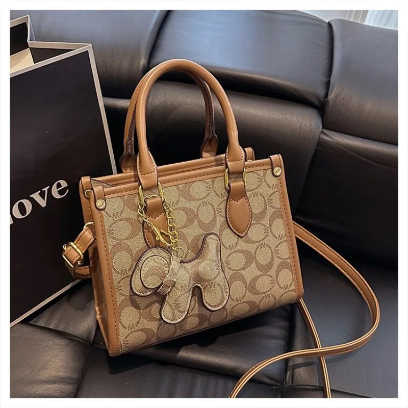 

Ladies Fashion Handbag 2025 Hot Sale Versatile Shoulder Bags Commuting Work Travel Portable Maillard Style Exquisite
