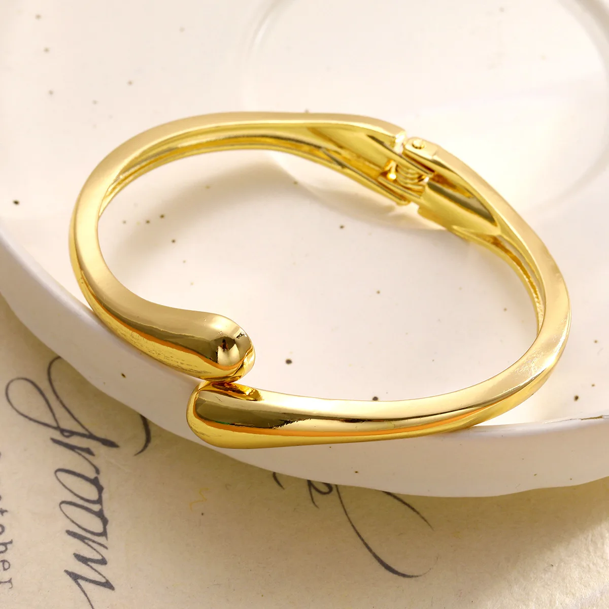 Einfaches, tropfenförmiges Armband für Damen, kreatives Design in Gold- oder Silberfarbe, verstellbar, offenes Armband, modischer Schmuck für Mädchen. – Detail 6