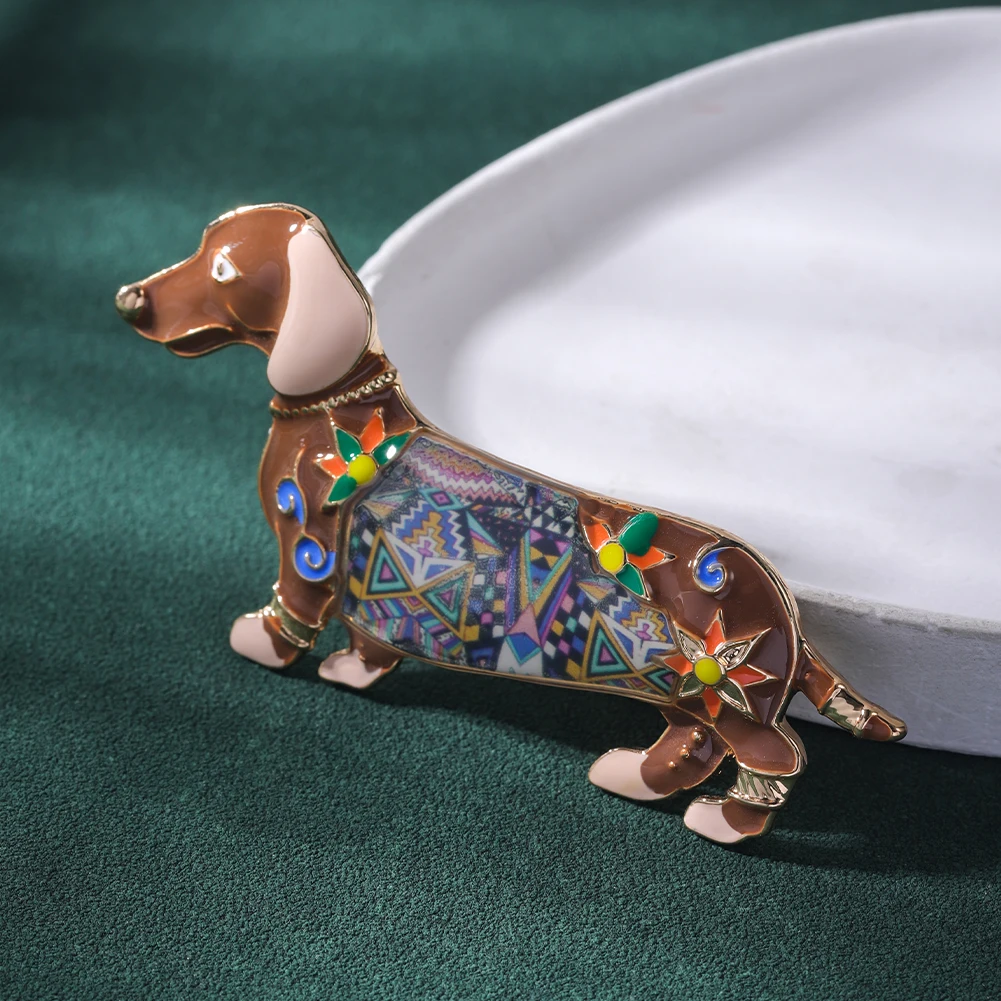 Dachshund Brooch Pin Jewelry Funny Cartoon Lapel Pin Enamel Anamel Dog Designer Cut Colorful Brooches Pins for Women 2024