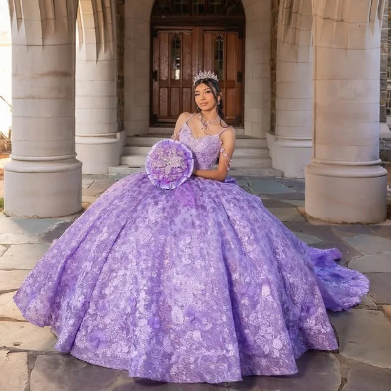 

Фиолетовое платье Quinceanera с кристаллами, кружевное многослойное платье с открытыми плечами и блестками, наклейка с 3D цветком, платья de 15, Quinceanera ﻿ Индивидуальный