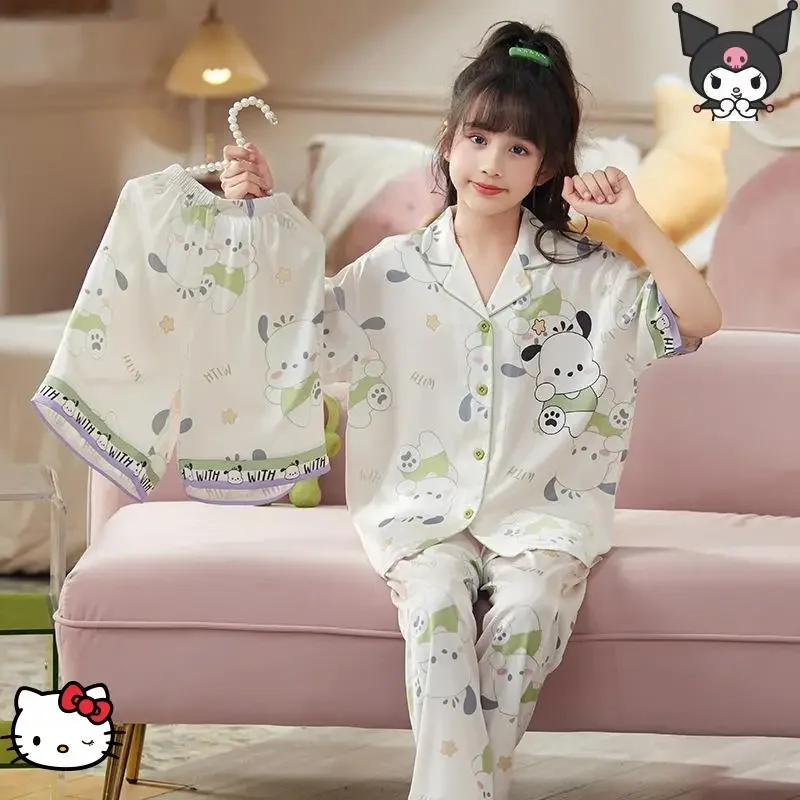 

Милый комплект пижам для родителей и детей Hello Kitty: новая мультяшная аниме-одежда Kuromi из ледяного шелка, домашний комплект для девочек с коротким рукавом, штанами и шортами