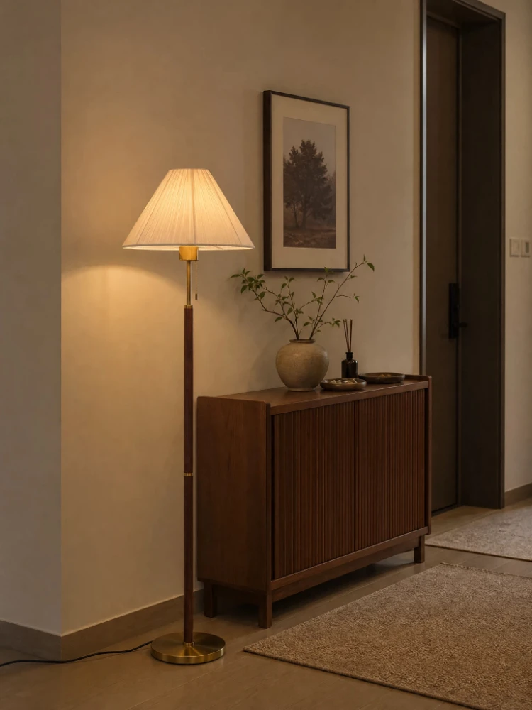 Middle ancient style solid wood floor lamp, living room sofa, high-end feeling, Nordic study, bedroom bedside retro desk lamp