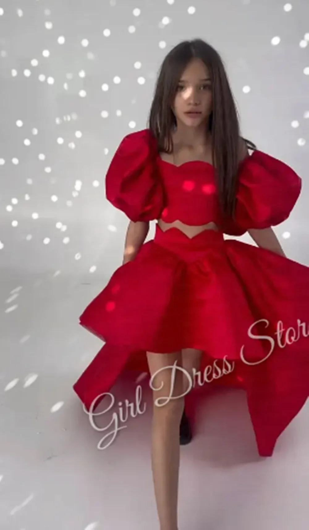 カスタマイズされた赤いフラワーガールドレス結婚式用サテン2ピースセットテール付きふくらんプリンセス子供の誕生日初聖体拝領ボールガウン