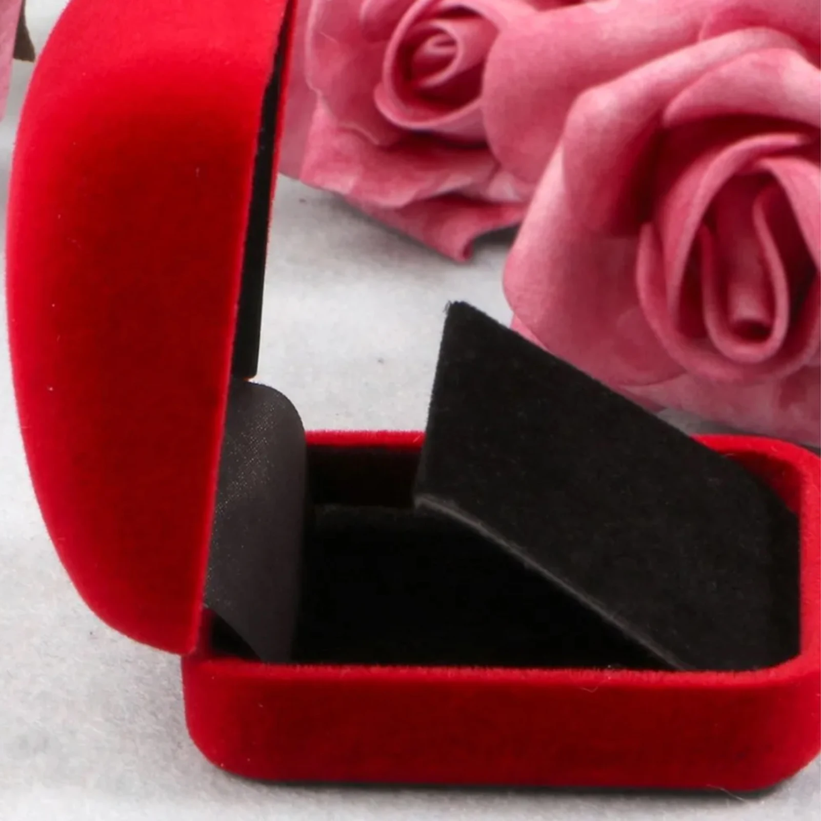 Magnetic Velvet Flocking Box Portable Coin Badge Organizer Jewelry Storage Case with Secure Closure for Travel and Gifts