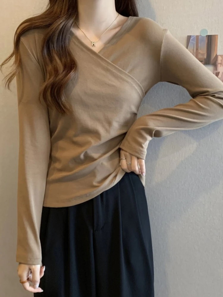 

Женская удлиненная футболка больших размеров с V-образным вырезом, облегающая, скрывающая живот, осенняя новинка, повседневная, однотонная.