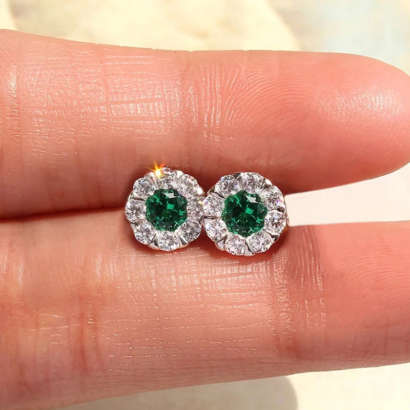 Huitan Zierliche Ohrstecker mit kubischem Zirkonia für Damen, weiß/grün/blau/rot, CZ, für den täglichen Gebrauch, schlichter, stilvoller Piercing-Schmuck