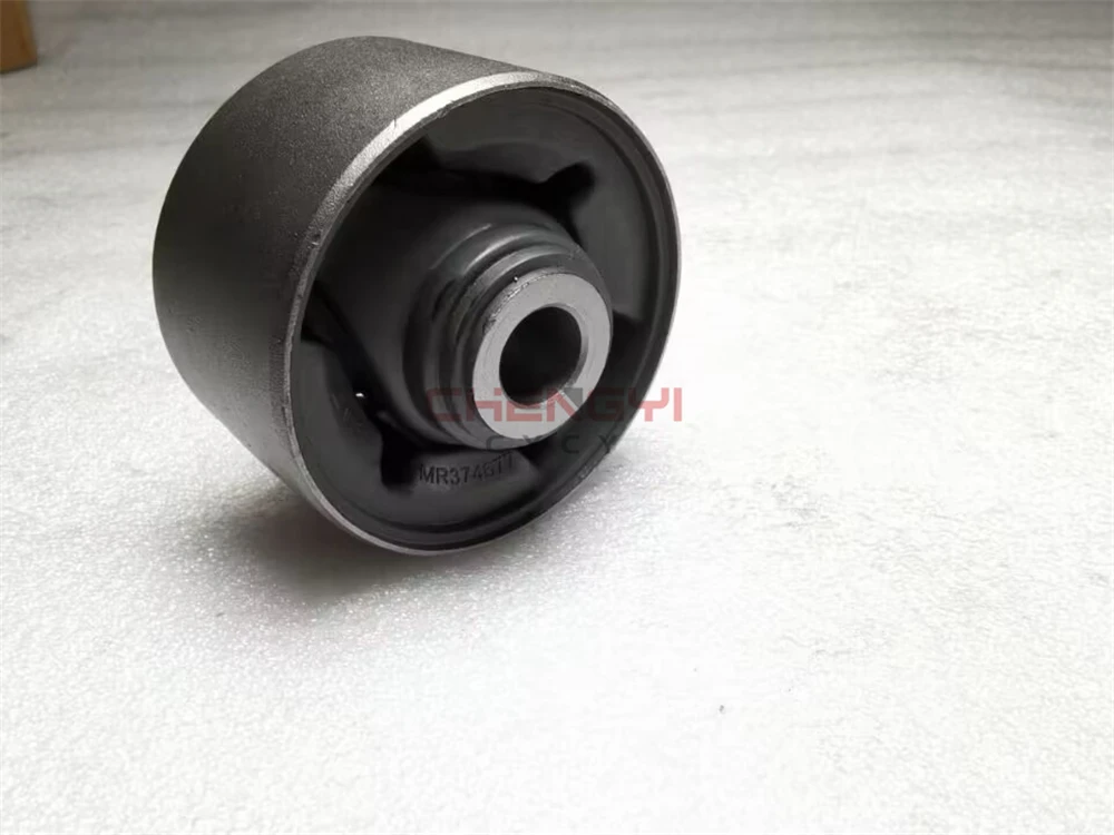 Rear Differential Support Rubber Bushing For Mitsubishi Montero Pajero V63W V73W V77W V93W V97W V98W MR554289 3517A027 MR374677