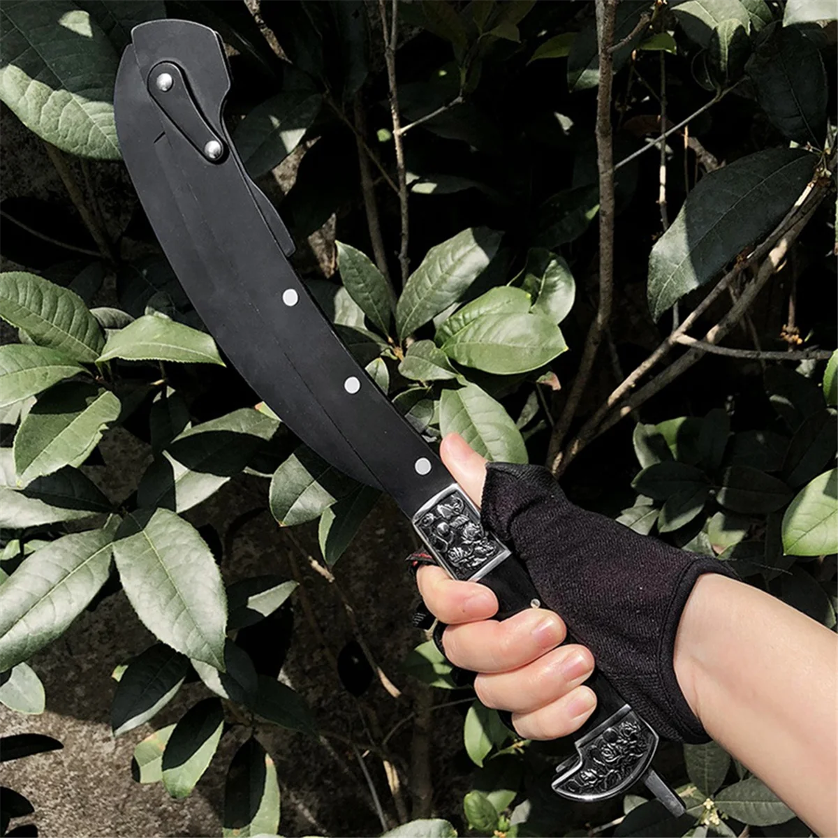 Sickle Black Folding Sickle with Stainless Steel Blade & Scabbard Suitable for Agricultural Mowing