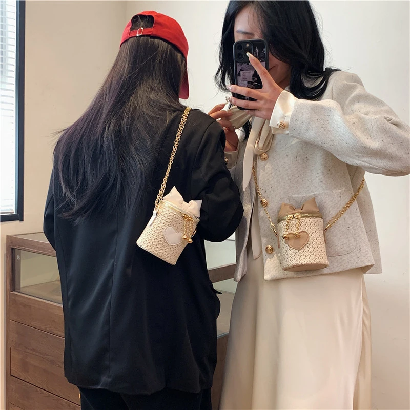 Fashion Chains Straw Barrel-shaped Shoulder Bags High Quality Bow Compact Sense of Luxury Crossbody Bags for Women 2024 on Sale