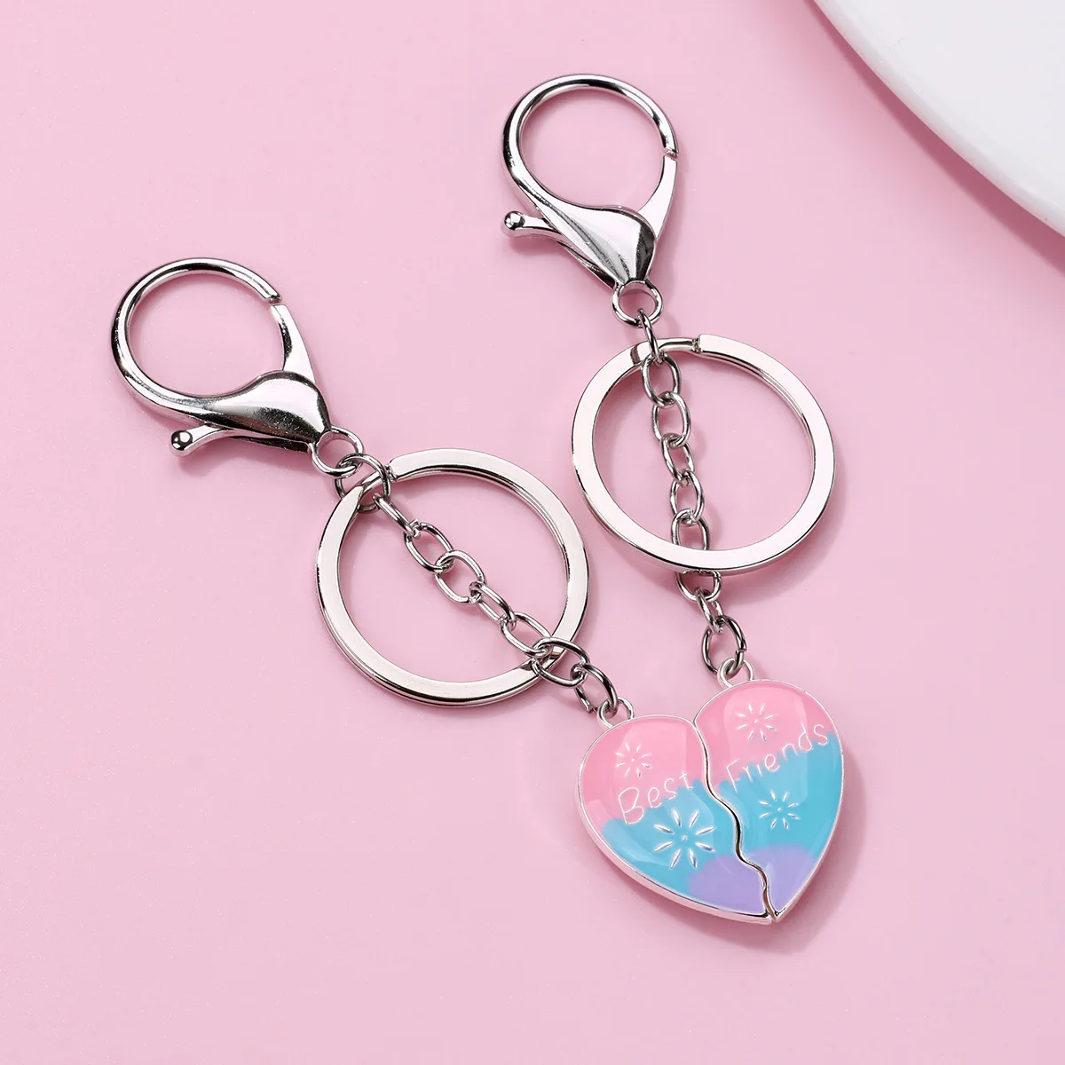 New Love Keychain Children's Sweet Magnetic Pendant Alloy Drip Oil Good Friend Gift Jewelry Gift Wholesale