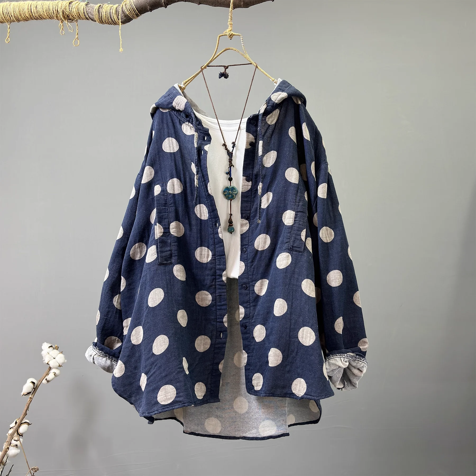 

Бюст 134 см. Женская одежда среднего возраста. Женские рубашки и блузки в горошек больших размеров. Кардиган с капюшоном из 100% хлопчатобумажной пряжи.