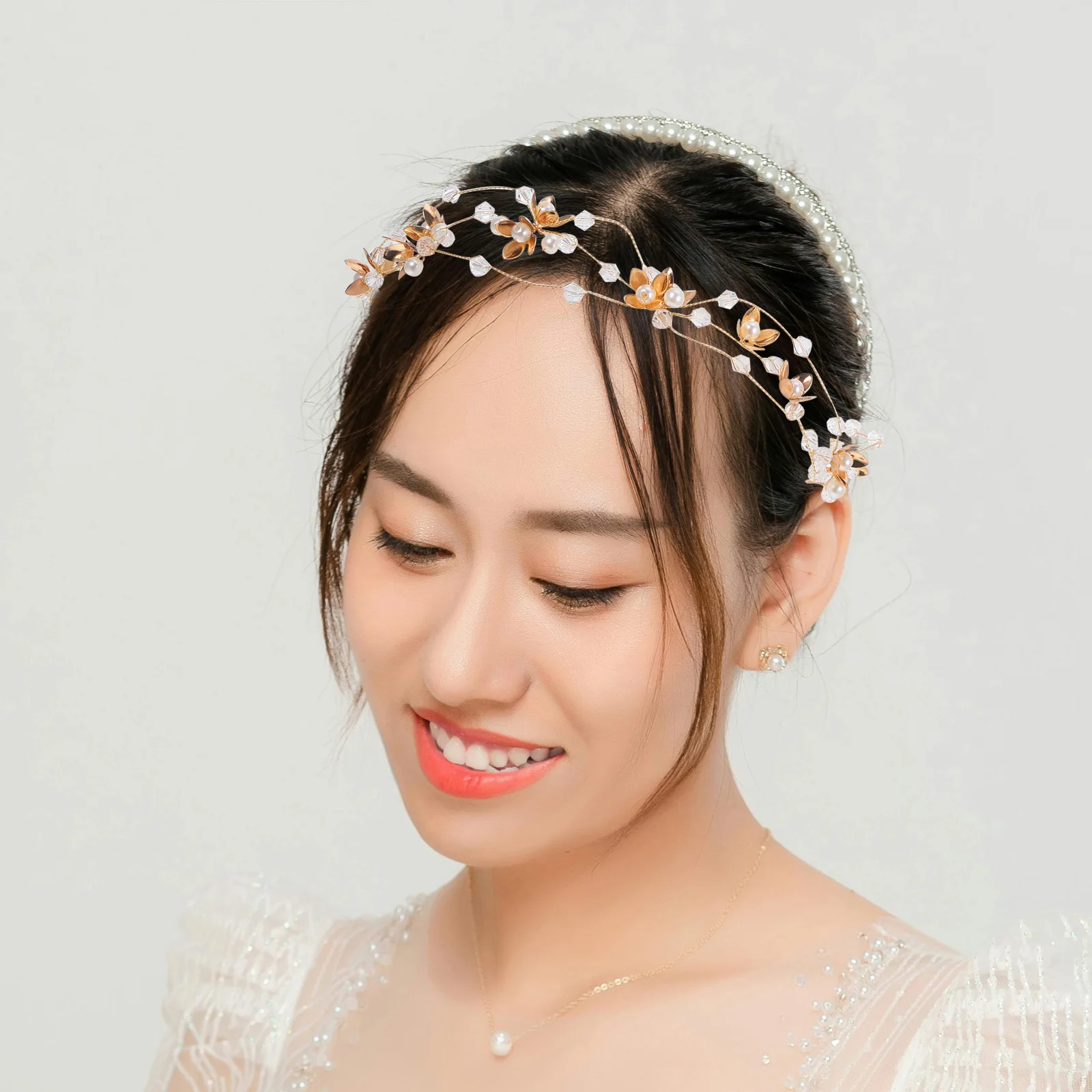 

Wedding Bridal Pearl Flower Headband Crystal Beads Hair Accessories Chic Lightweight for Prom Party Celebrations