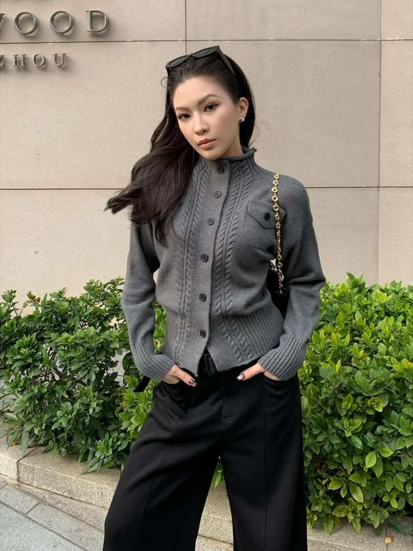 

Korean Sle High Collar Long Sve Knitted Sweater Button Design Slim Fit Vintage Single Wear Base Layer Autumn Winter