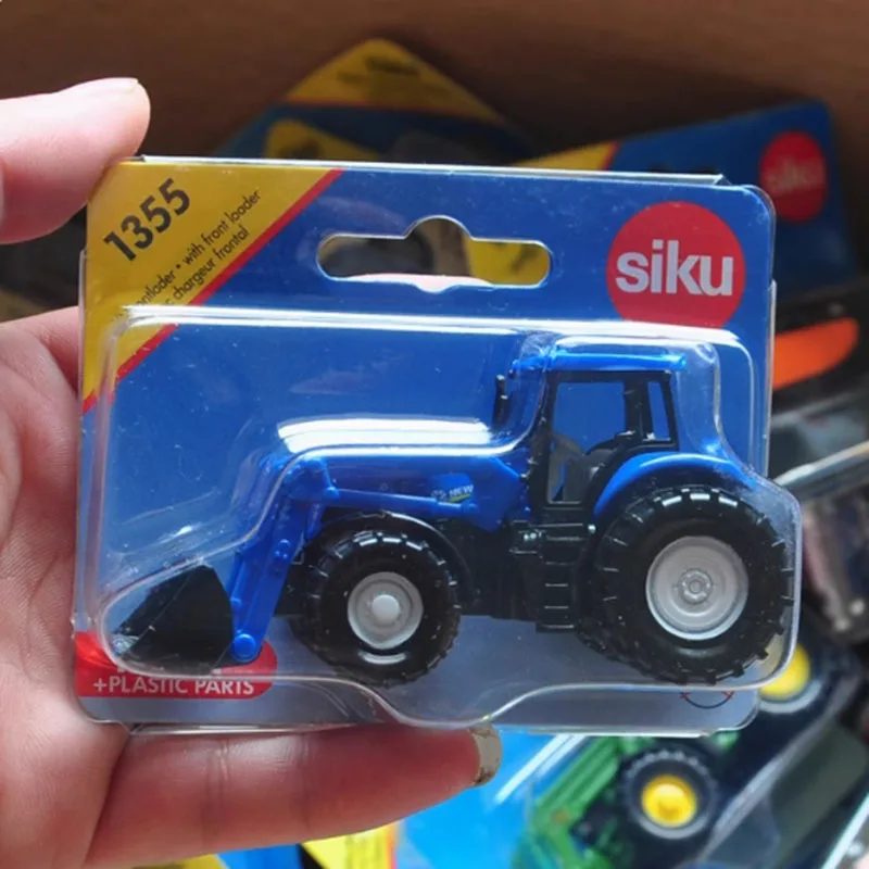 Трактор Siku 1355 с нагрузочным рычагом, Игрушечная модель из сплава длиной около 9 см