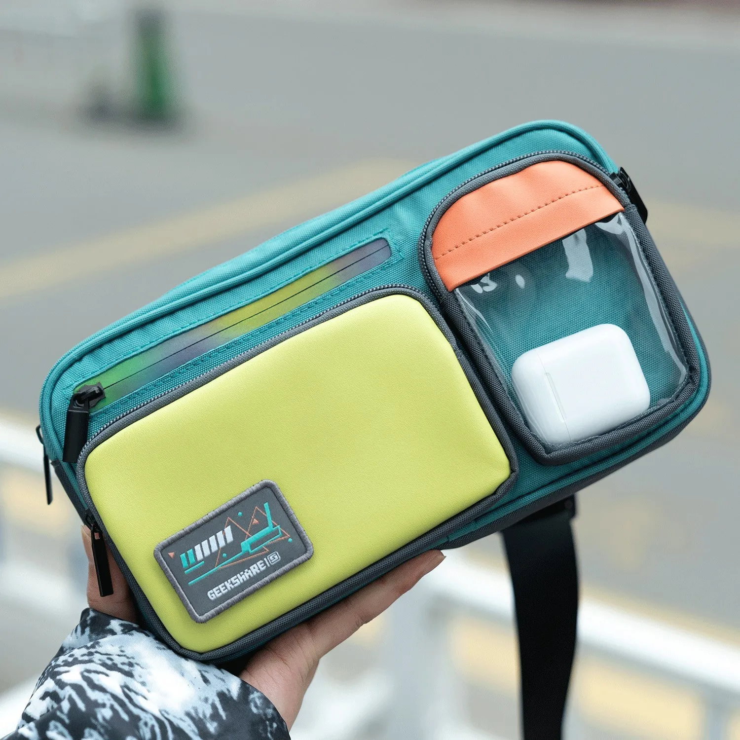 GeekShare Travel Carrying Case Bag Large Capacity  Multifunction Bags For Nintendo Switch OLED Messenger Bag Switch Lite