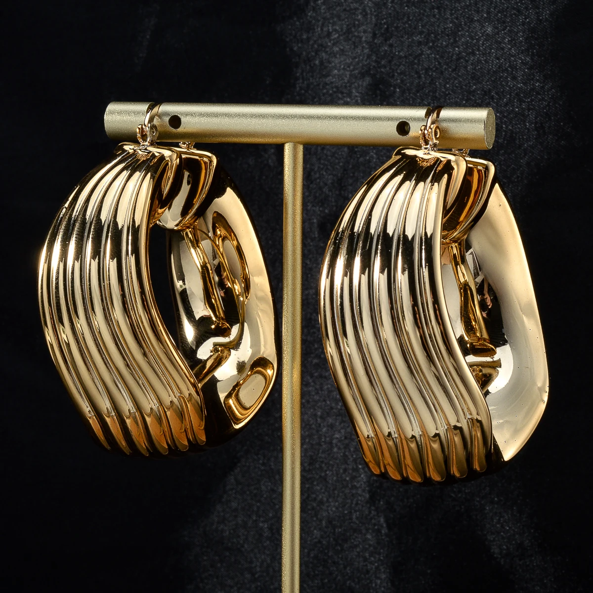 1PC Men\'s Women\'s Earrings Irregular Geometric Spiral Pattern Circular Earrings Neutral Hip Hop Punk Suitable Date Wedding Gifts