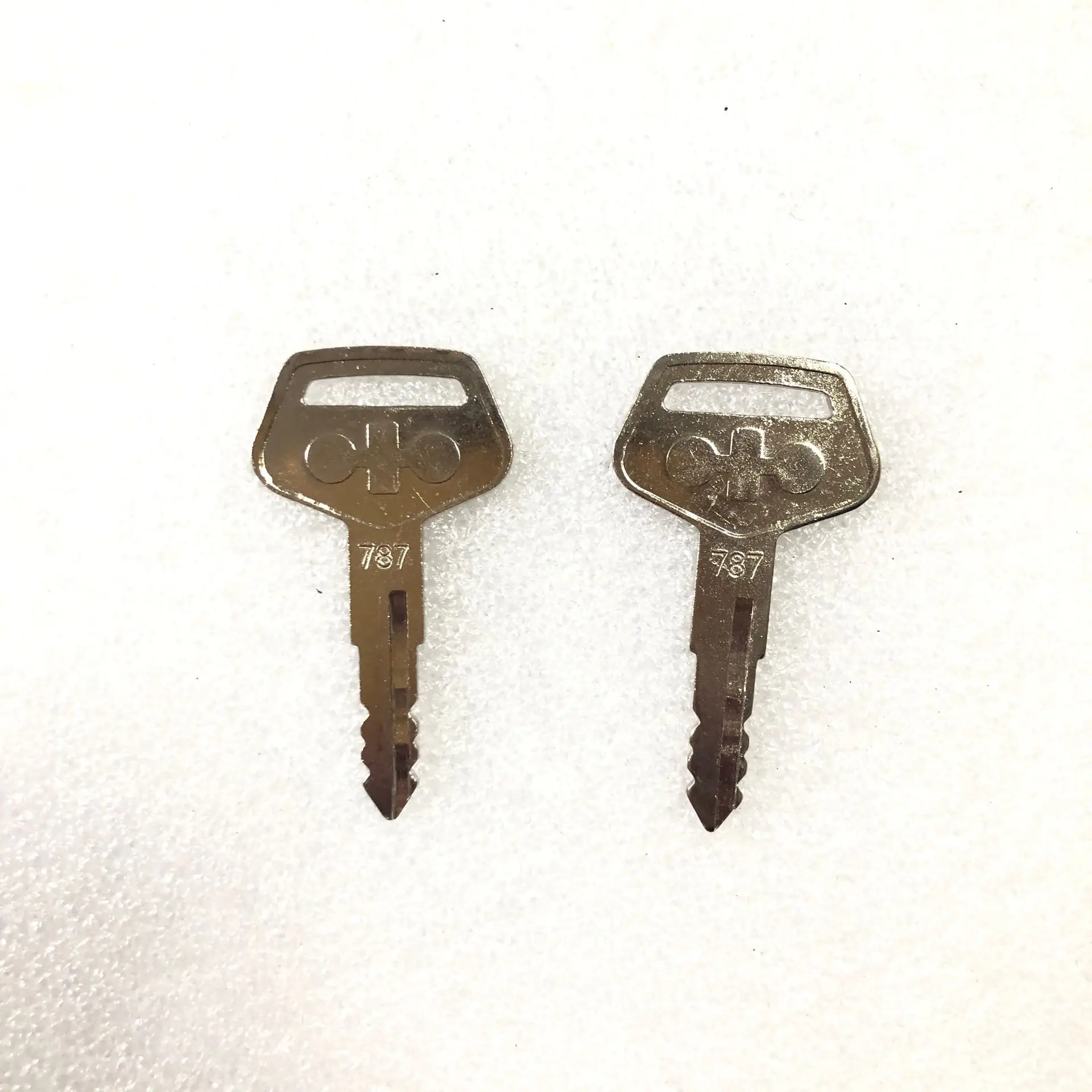 2PCS 787 Key for Komatsu Excavator Dozer Loader Heavy Equipment TR261434