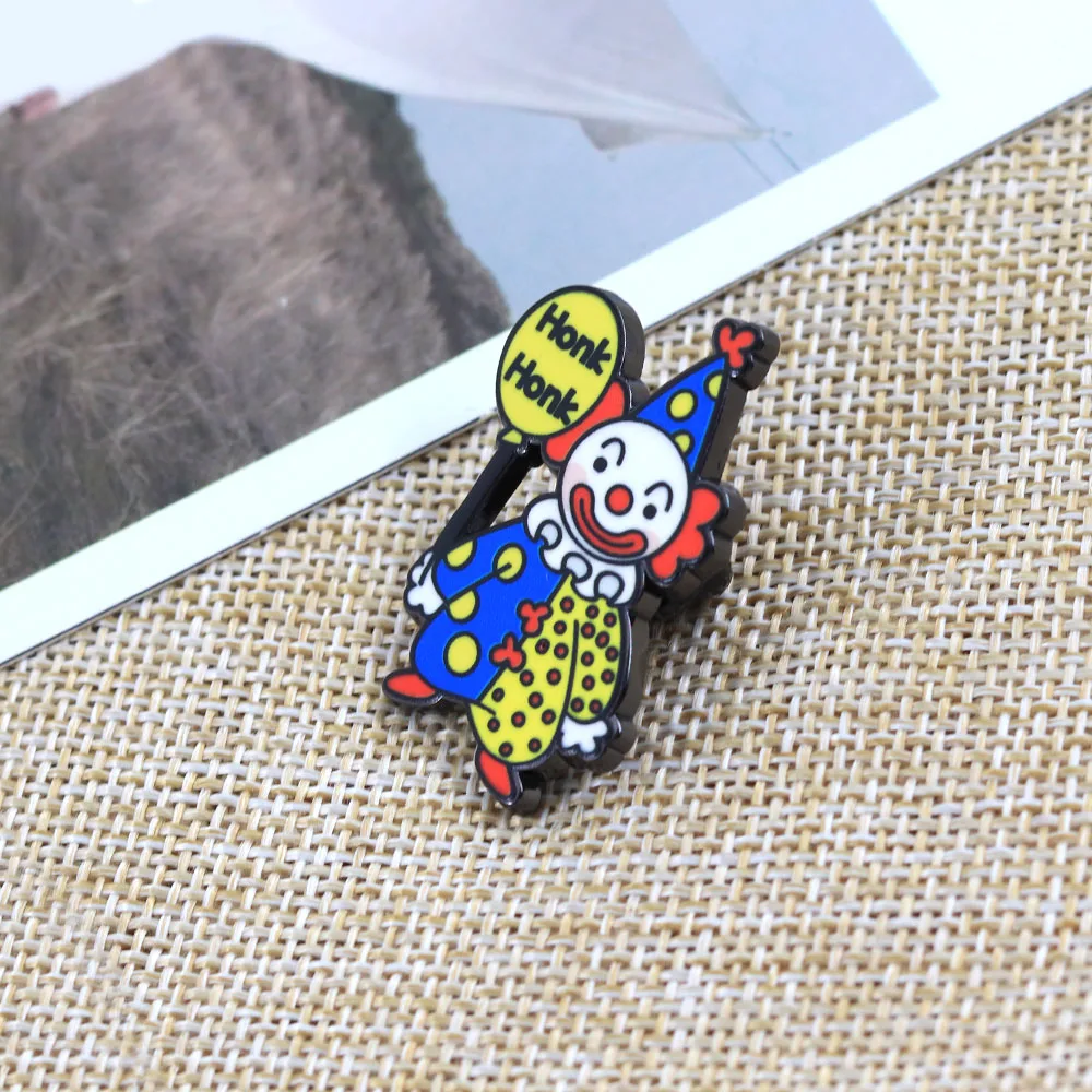 เข็มกลัดตัวตลก Honk Honk Clown - Embroidery Bali บทวิจารณ์และราคา