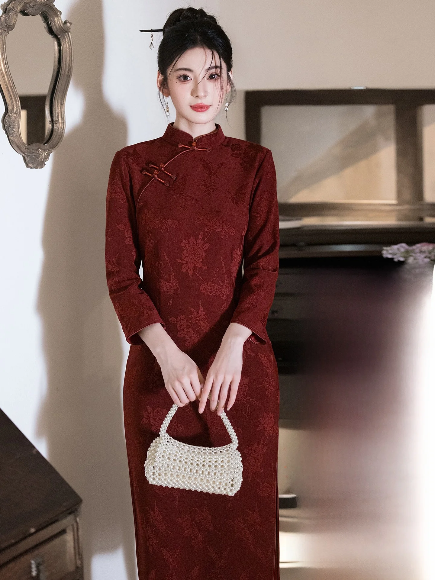 

Красное Новое Китайское Пальто-Шуба для Зимней Свадьбы, для Матери-в-зятки, для Прибытия Дома после Свадьбы, с Фасоном Fce