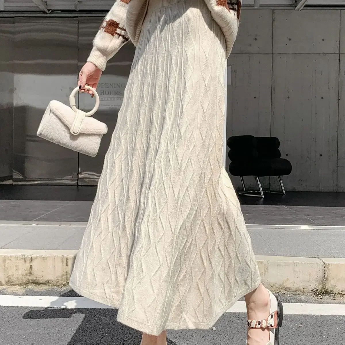 Half Skirt Hip Covering A- Line Long Skirt Knitted High Waist Large Swing Skirt Wool Pleated Umbrella Autumn Winter New Fashion