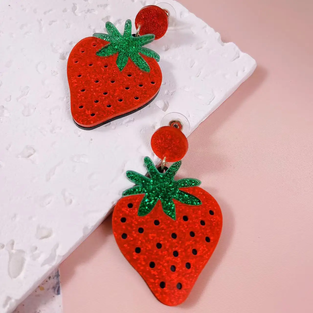 FRUIT-INSPIRED RED STRAWBERRY ACRYLIC DANGLE EARRINGS FOR WOMEN ACRYLIC GLITTER STRAWBERRY FRUIT DANGLE EARRINGS - RESIN BERRY