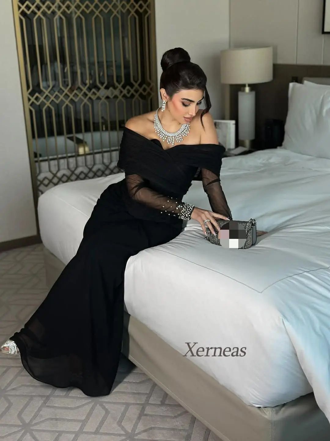 カスタムクリスタルエレガントイブニングドレスラグジュアリー2025オフショルダーページェントパーティードレス女性用プリーツプロムガウンロング