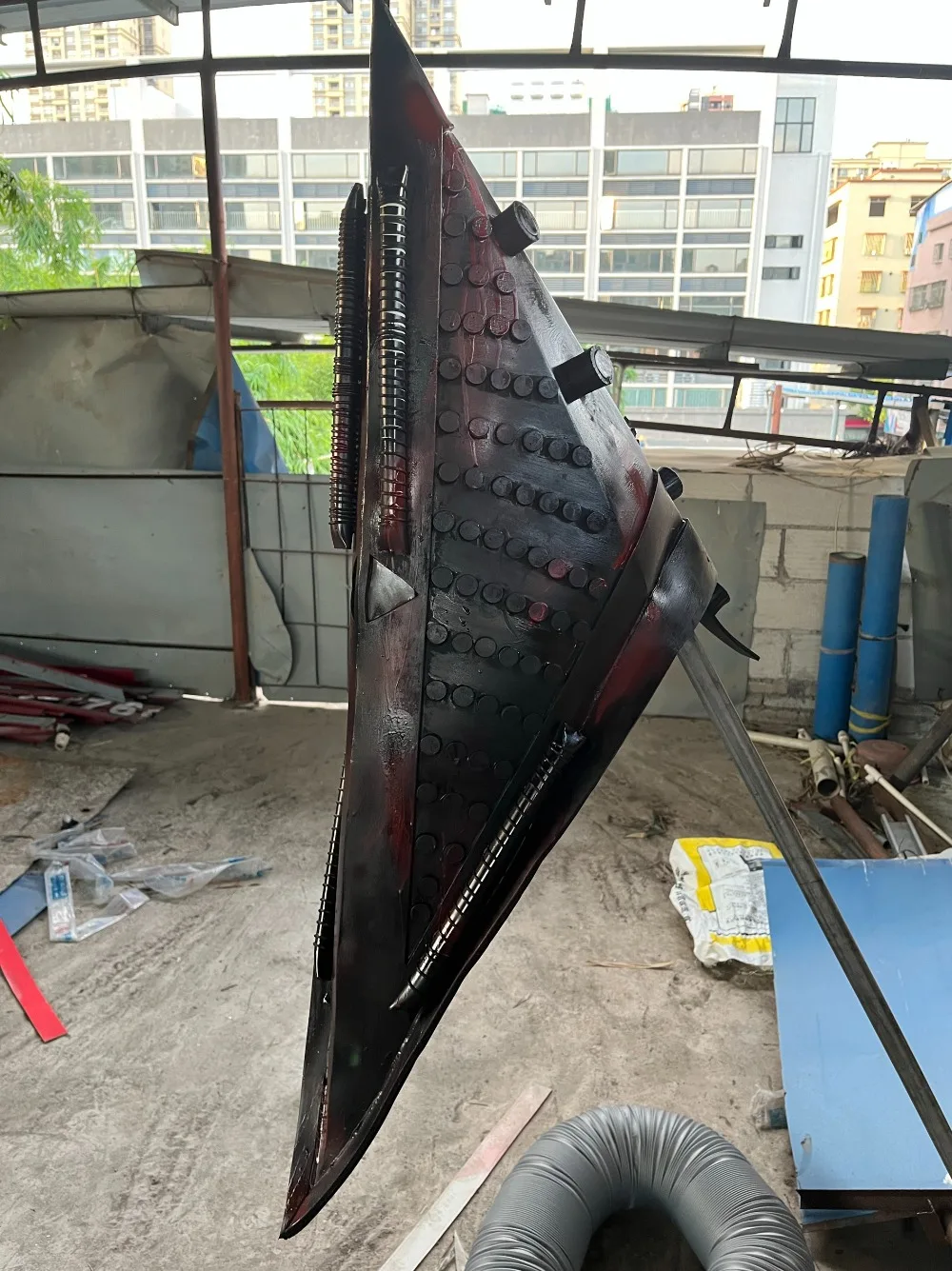 Game Silent Hill Pyramid Head Cosplay Red Pyramid Thing Headgear Machete Prop Carnival Party Performance