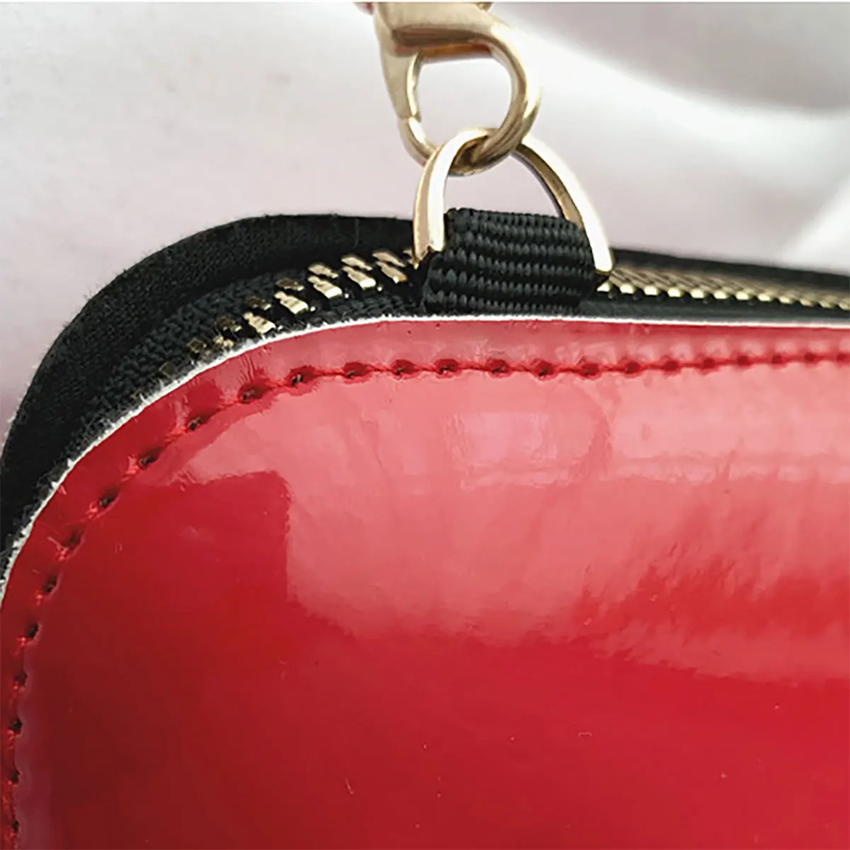 1pc Niche Red Lip Shaped Chain Bag, Novelty Mini Shoulder Bag, Women\'s Stylish Zipper Bag