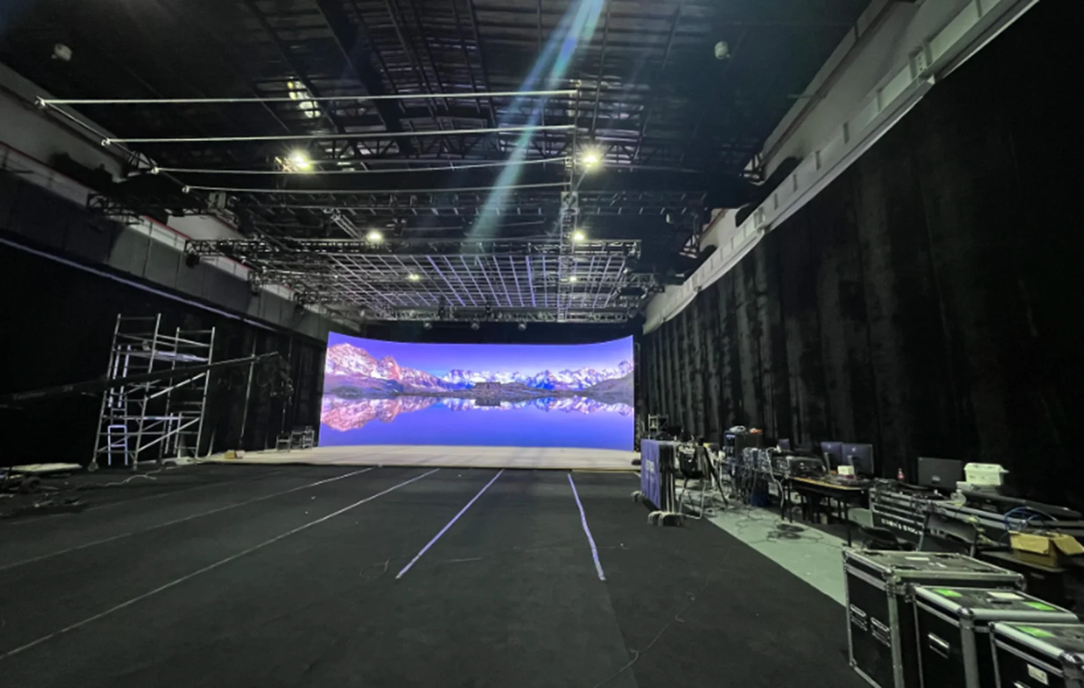 Picture 4: LED Display for XR Virtual Production Studios: 16-bit Grayscale, 240Hz Frame Rate, and 7680Hz+ Refresh Rate