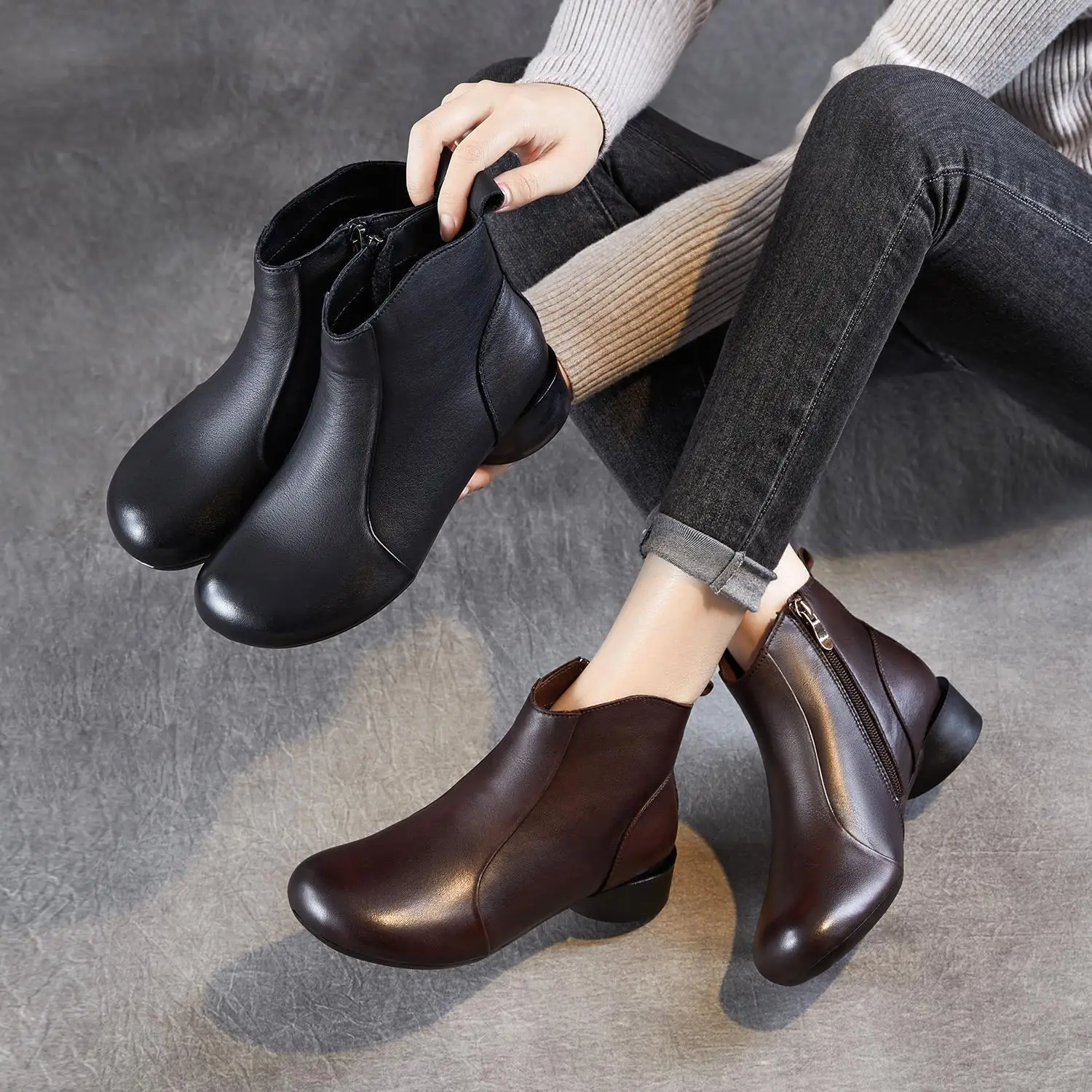 

Retro Leather Short Boots Women's Fashion Booties First Layer Cowhide Thick Heel Versatile Mom Shoes Low Top Zipper Closure