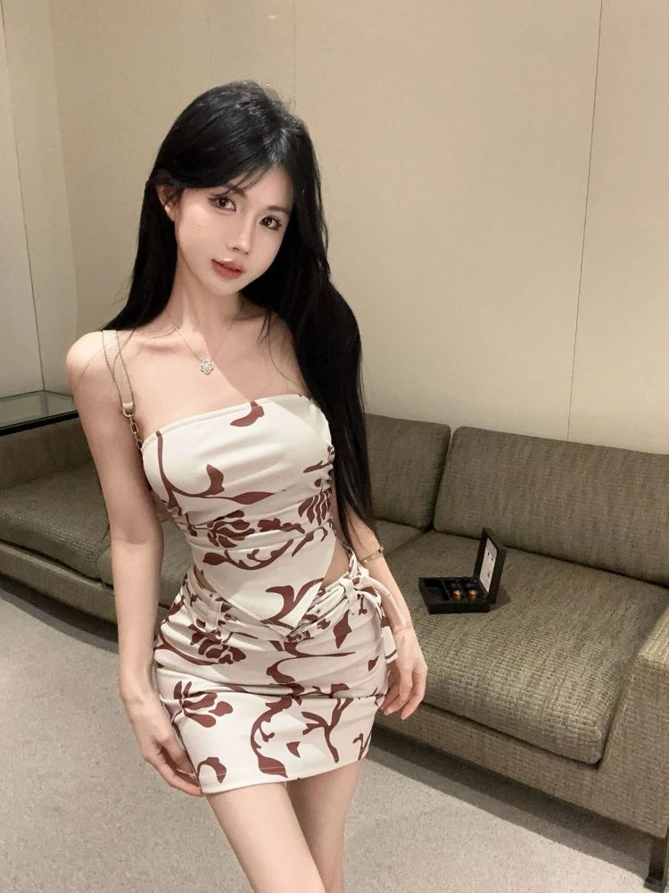 

American style retro off shoulder printed exposed back and slimming strapless top and hip hugging half skirt two-piece set