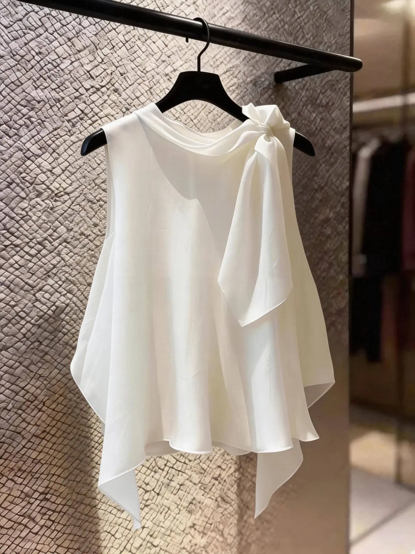 Elegant White Chiffon Sleeveless Vest Women Summer Loose Design Sense Sash Asymmetrical Chiffon Top Commute Style Pure Color