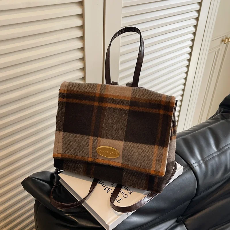 Large capacity commuter backpack versatile plaid small schoolbag