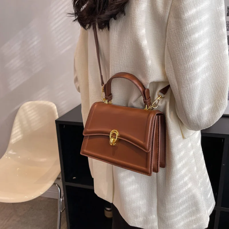 Small Leather Flap Crossbody Bags for Women 2023 Latest Trend Designer Retro Small Handbags Fashion Female Shoulder Bag