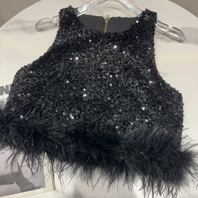 เสื้อกั๊กซิปแต่งเลื่อมขนนก แบรนด์ดังสุดฮิตสำหรับสาวๆ สไตล์ฝรั่งเศส ทรงตรง รุ่นใหม่ล่าสุดสำหรับฤดูหนาว ไซส์เล็ก ทรงปกติ...