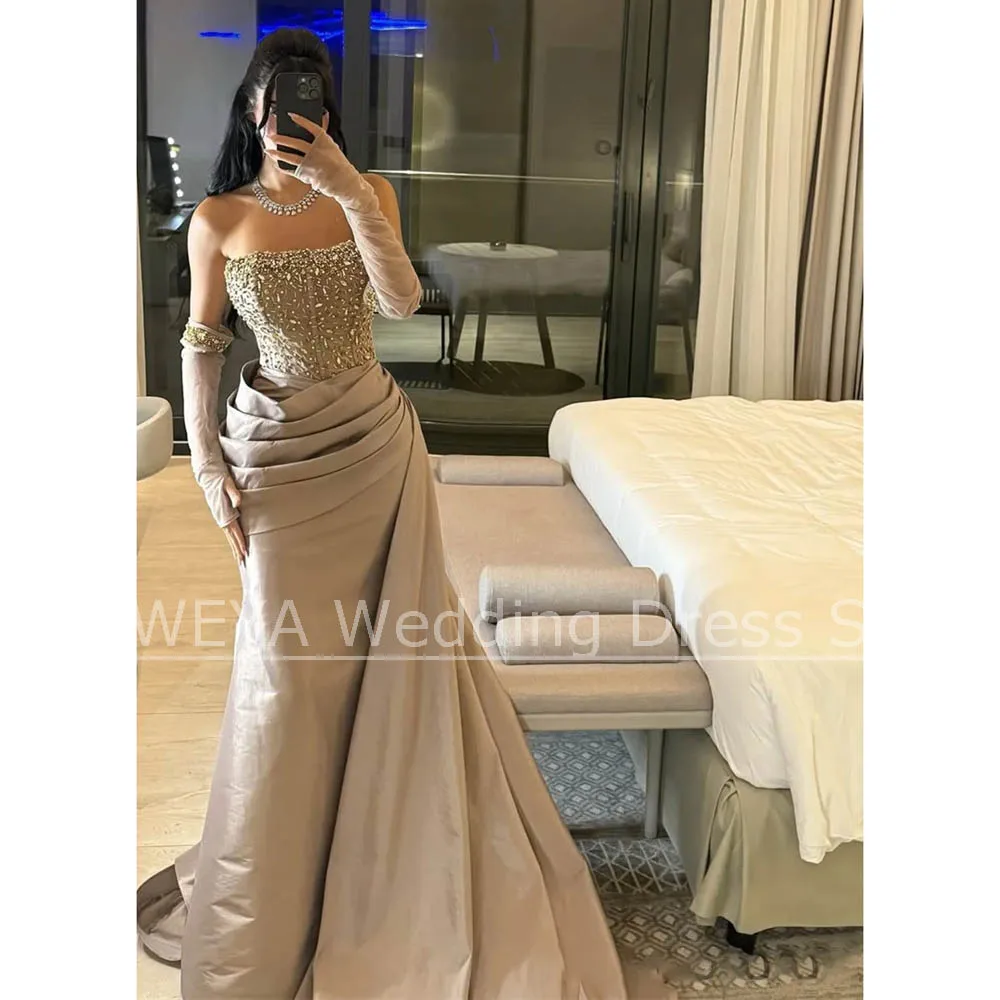 Robe de soirée de forme sirène, tenue de soirée plissée, sans bretelles, avec perles, taille froncée, avec traîne de balayage, à la mode