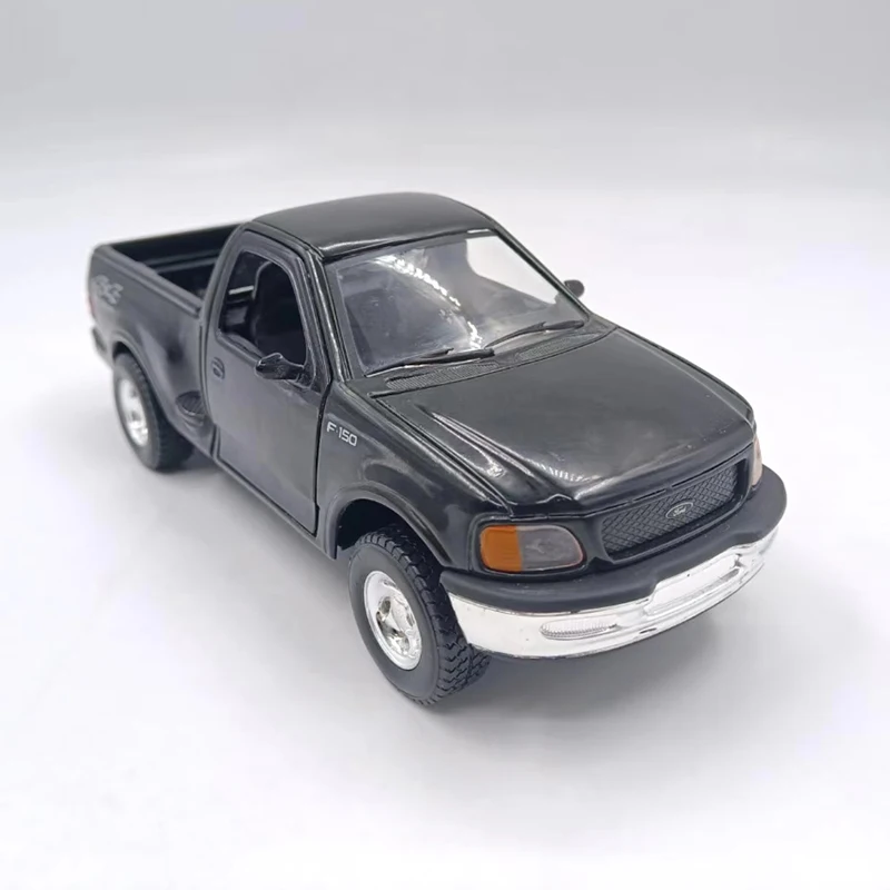 Paint Flaws Diecast 1:32 Ford's F150 Pickup Truck Alloy Car Model