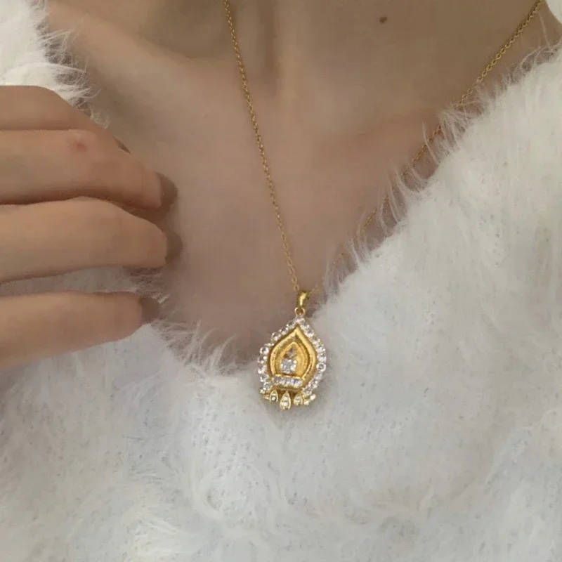 Vintage design brushed craftsm tower pendant necklace Chinese style diamond inlaid crystal High quality charm chain jewelry