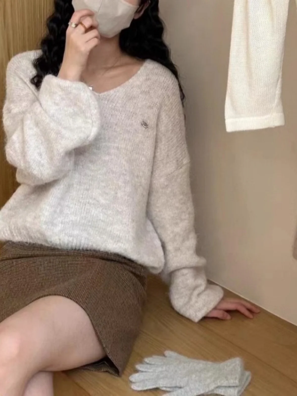 

Laid-ba Sle Loose V-ne Furry Knitted Sweater Women's Korean Versatile Design ort Long Sve Top Warmth Emitting