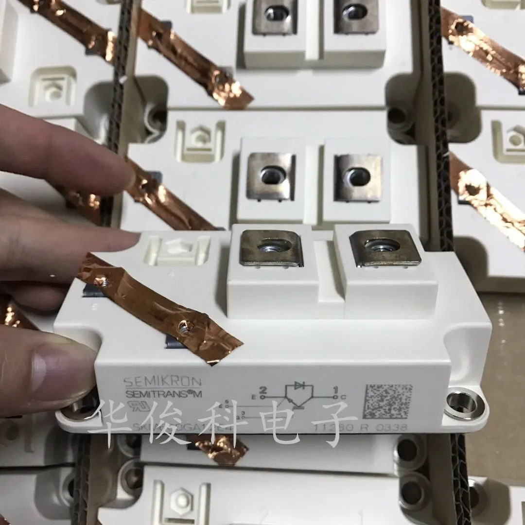 SKM600GA12E4 SKM300GA12E4 SKM400GA12E4 شحن مجاني وحدة IGBT الأصلية