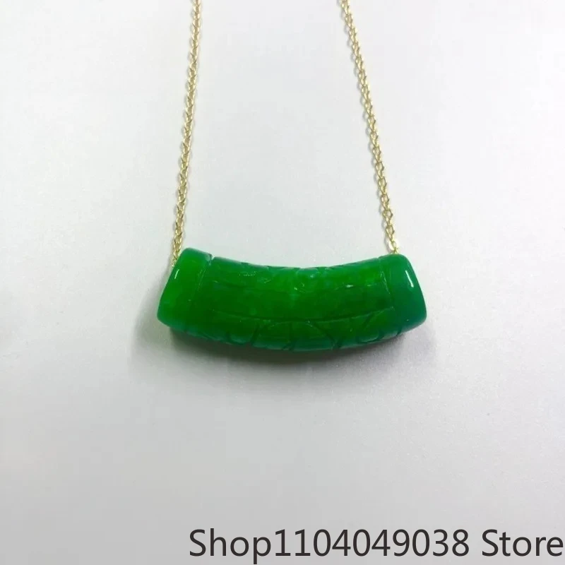 

Natural Dry Green Emerald Green Ruyi Pendant Exquisite Fashion Girls Necklace Collarbone Chain Sweater Pendant Holiday Gift