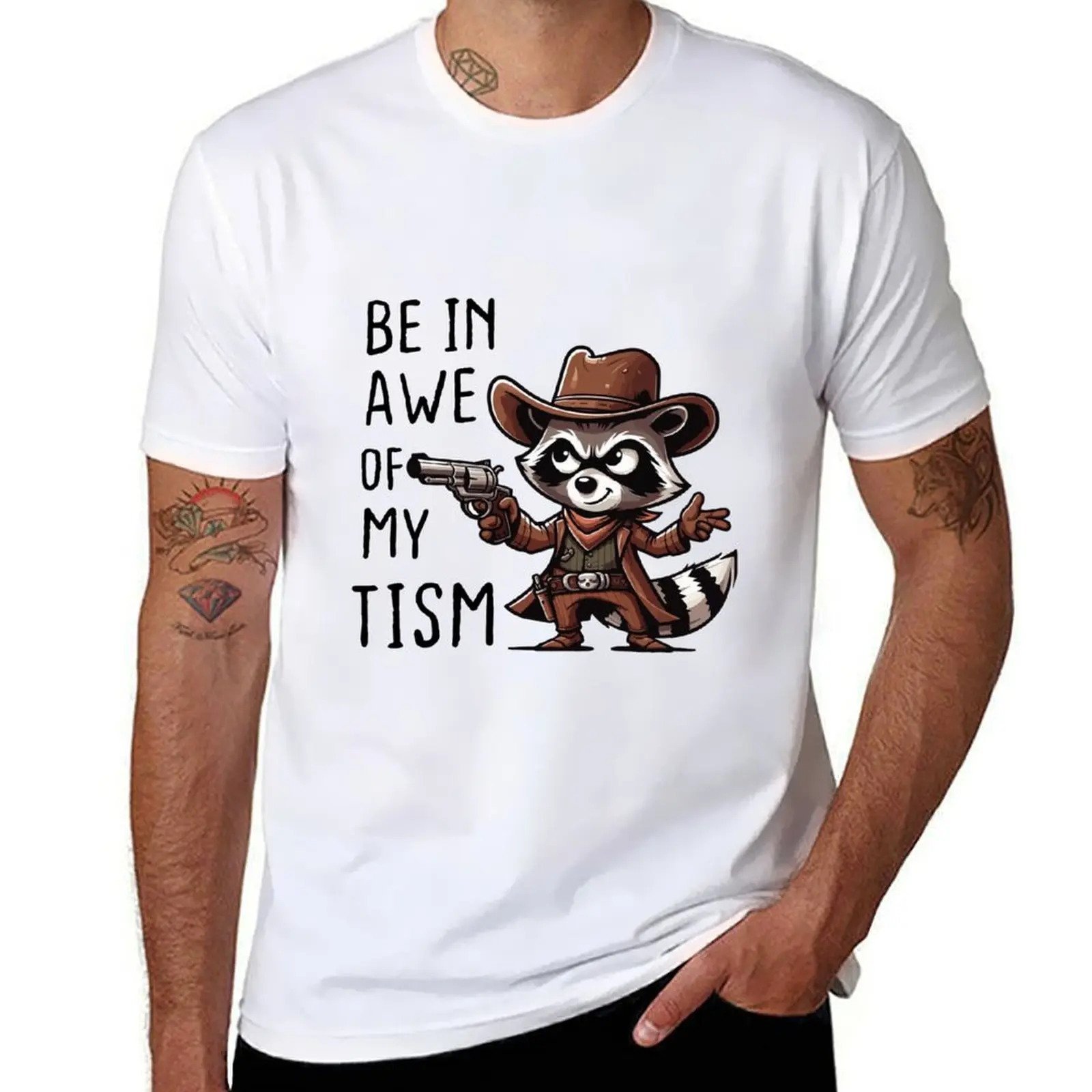 Soyez ébloui par mon 'Tism' avec un raton d'Amérique amusant. T-shirt simple uni à col rond