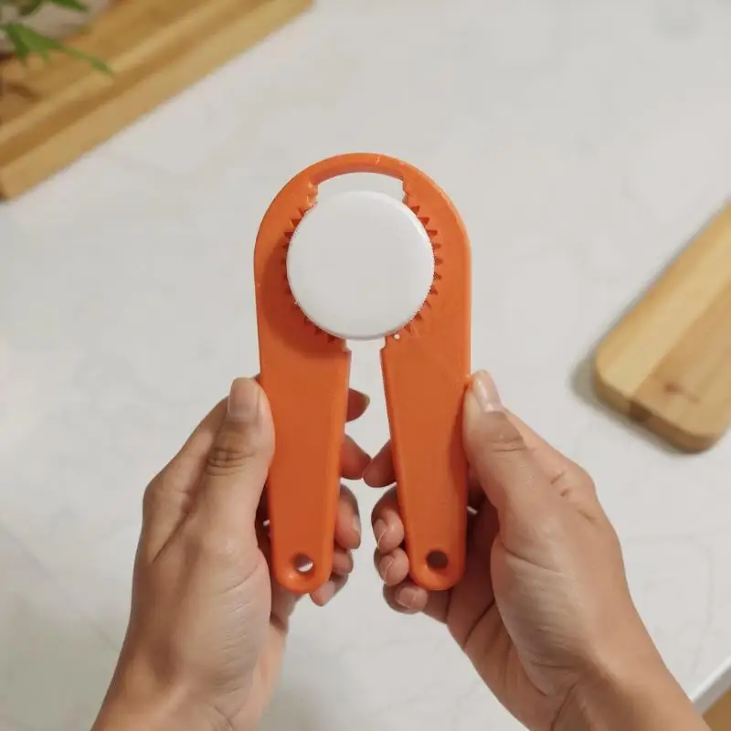 Gear Design Ergonomischer universeller Flaschenöffner mit Kunststoffkappe für Getränkeflaschen